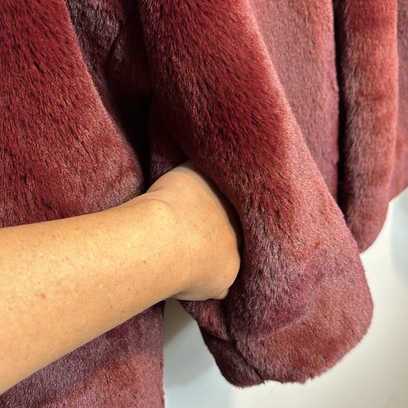 Highline Collective Dark Red Lux Fur Jacket S - Picture 4 of 8